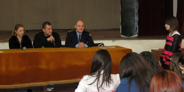 Alexandru Bălan le-a povestit elevilor cum a ajuns să consume droguri 