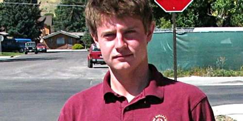 Reşiţa: PORTRET / Marius Bălean  face surfing  pe lacul Gozna