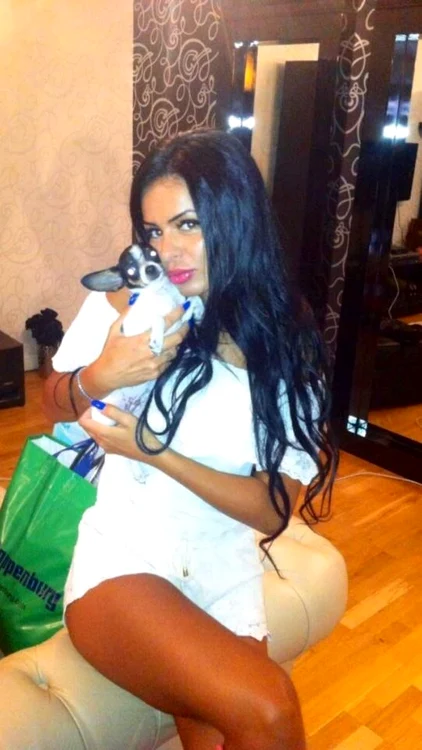 Renata îl iubea ca pe ochii din cap pe Renucu