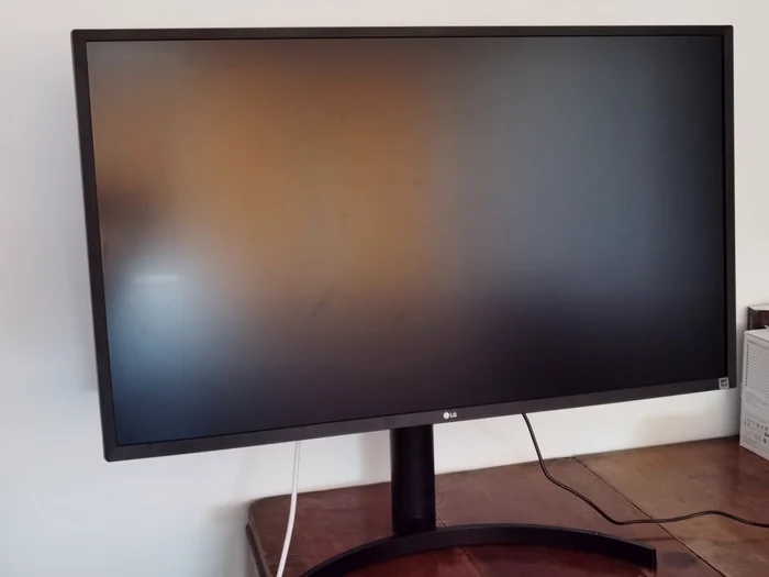 Monitor de gaming LG 32UK550