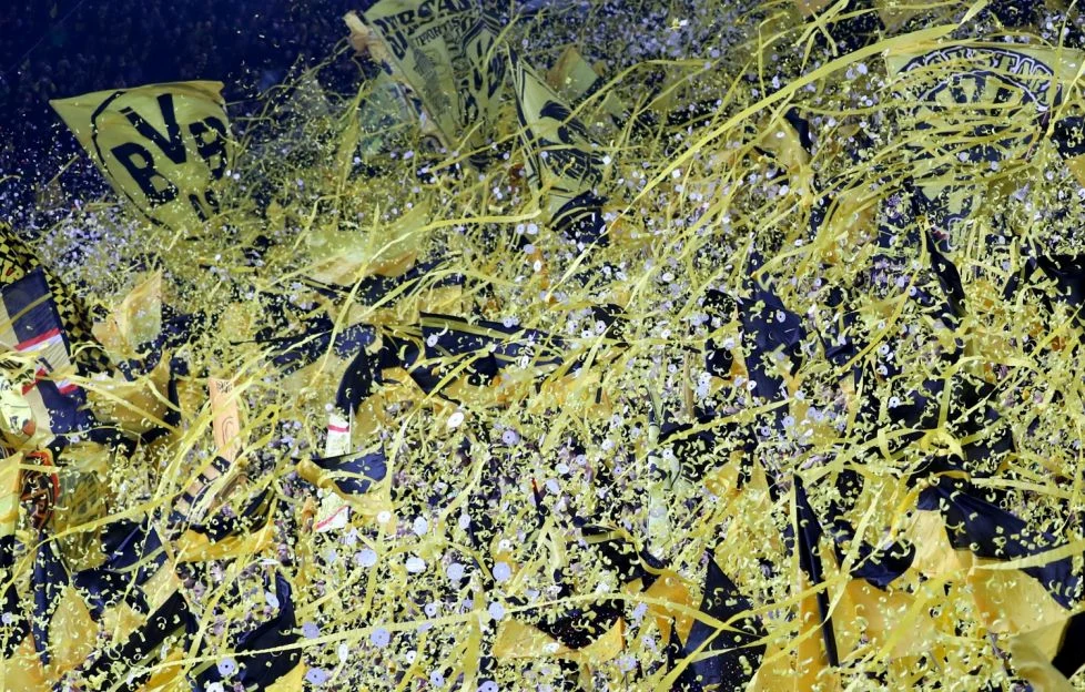 Inițiativă superbă a nemților de la Borussia Dortmund. 50 de copii ucraineni fugiți din calea războiului, îngrijiți într-o tabără de antrenament