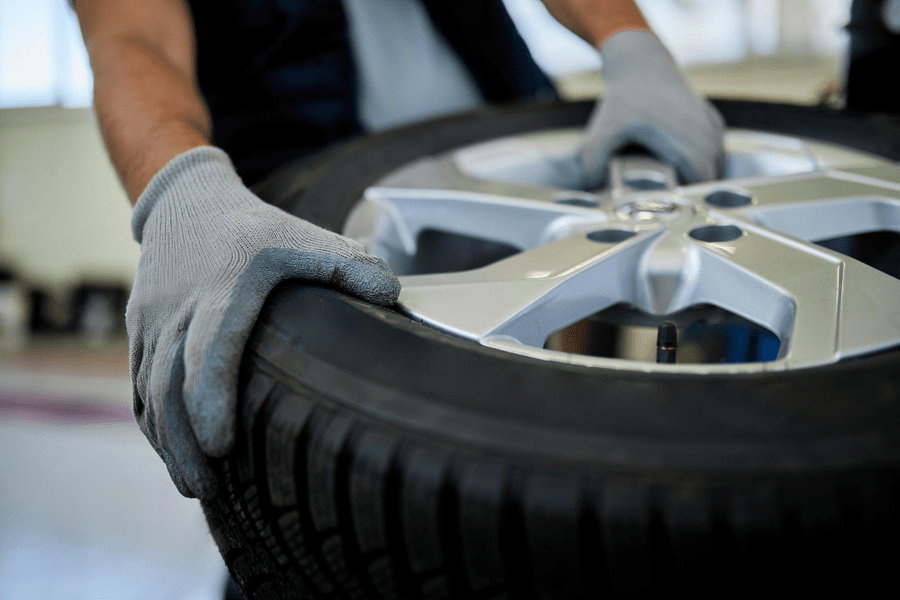 Anvelope de vară – tot ce trebuie să știi despre caracteristicile lor, beneficiile aduse și momentul când ar trebui montate pe vehicule