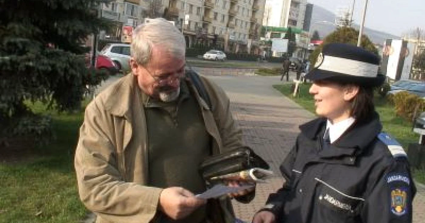 Poliţiştii, pompierii şi jandarmii s-au implicat în campania de informare.
