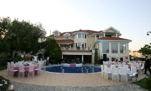 Aşa arată  vila ei de  200 000 de euro  jpeg