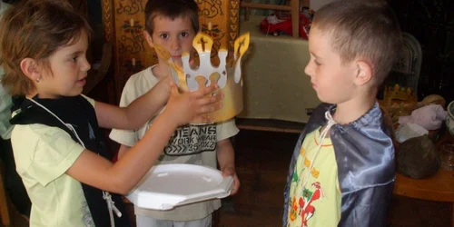 Copiii au fost inscăunaţi ca domni la Memorialul N. Bălcescu