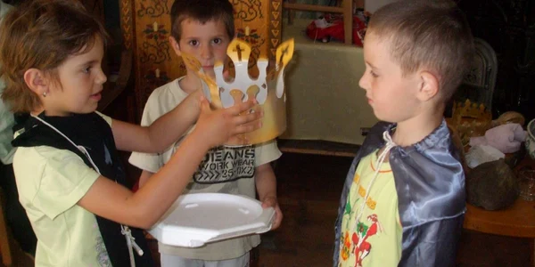 Copiii au fost inscăunaţi ca domni la Memorialul N. Bălcescu