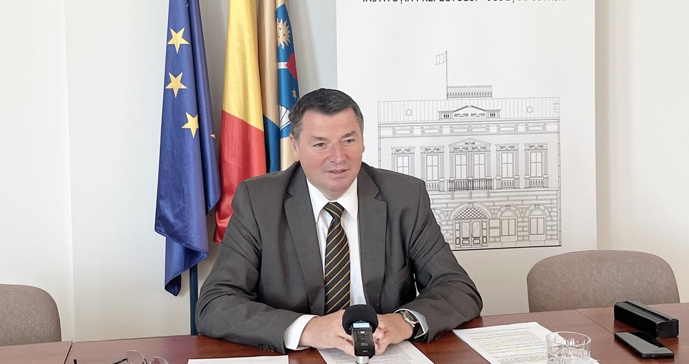 Prefectul din Covasna a fost trimis în judecată de DNA, alături de o consilieră și o firmă. Ce acuzații apar în dosar