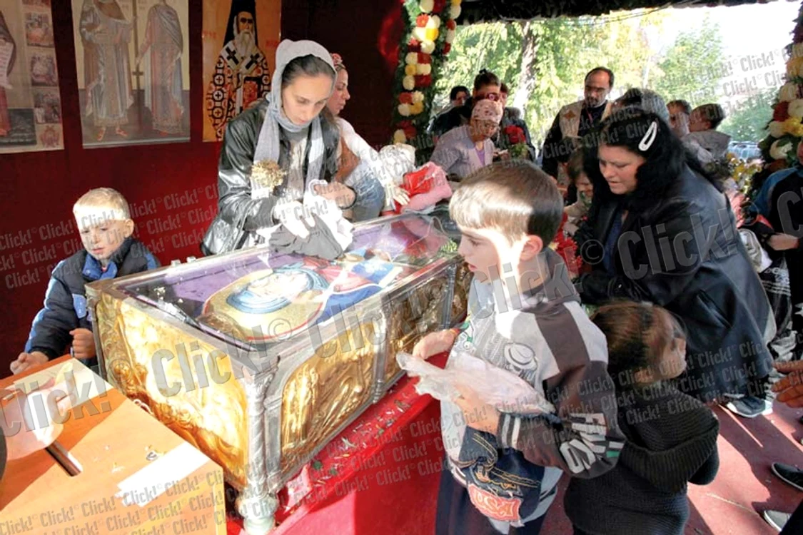 Georgiana Baghia s-a rugat  pentru sănătatea băieţelului  ei, în vârstă de 6 ani