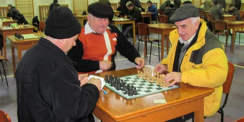 49 de şahisti din Romania, Spania si Serbia au participat la competiţia „Trofeul Vâlcea”