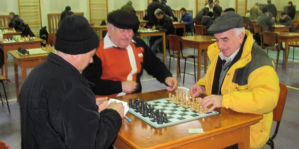 49 de şahisti din Romania, Spania si Serbia au participat la competiţia „Trofeul Vâlcea”