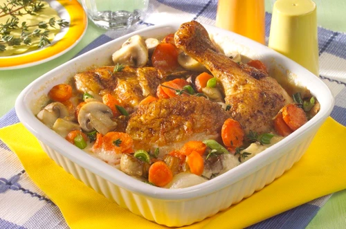 pulpe de pui cu legume la cuptor jpeg