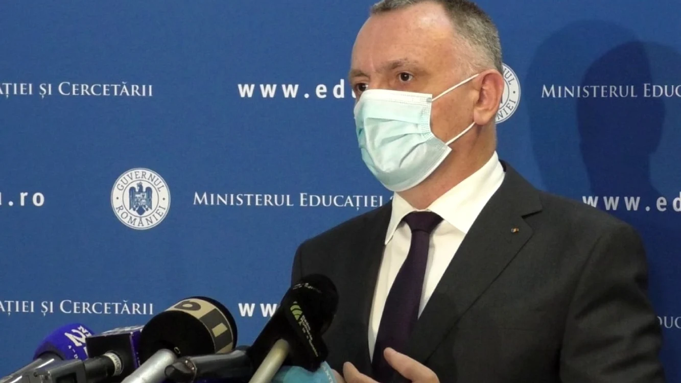 
    Sorin Cîmpeanu  