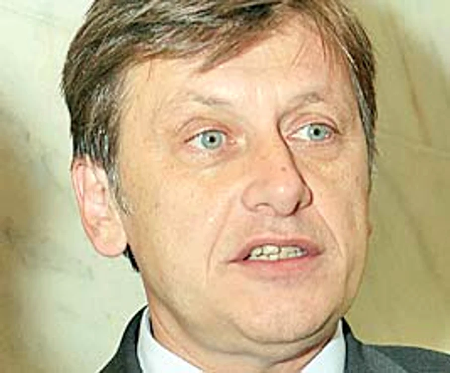 
    Crin Antonescu: «Sunt  pregătit să fiu orice fel  de preşedinte»  