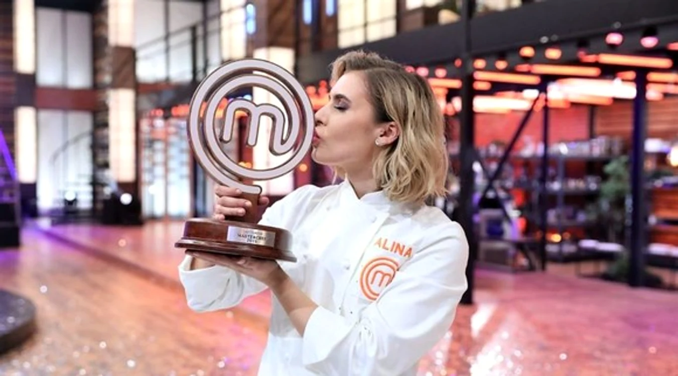 
    Alina Gologan este câştigătoare  MasterChef România 2019.  Anul trecut  nu s-a făcut  emisiunea  