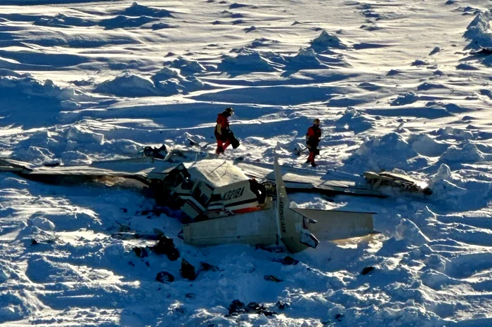 La bordul avionului se aflau 10 persoane FOTO FOTO USCGAlaska / X