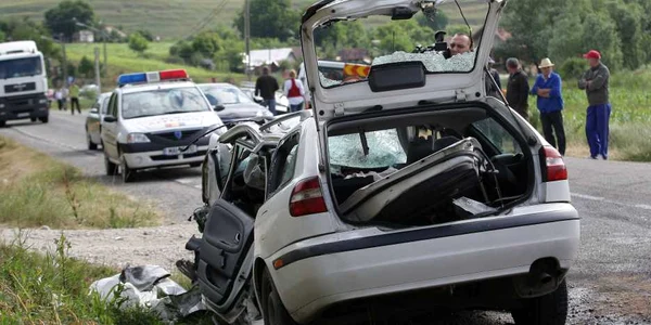 Patru morţi într-un grav accident rutier,la Ghirişu Român.
