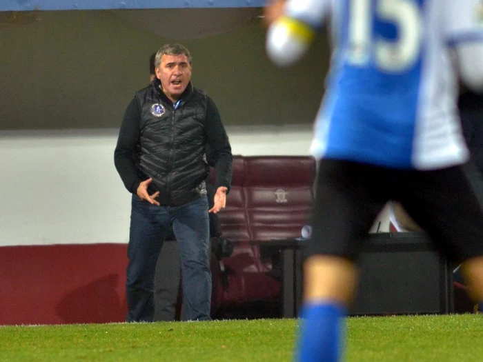 Gheorghe Hagi s-a agitat ca un leu în cuşcă pe banca Viitorului, dar echipa lui a jucat execrabil chiar cu doi oameni în plus