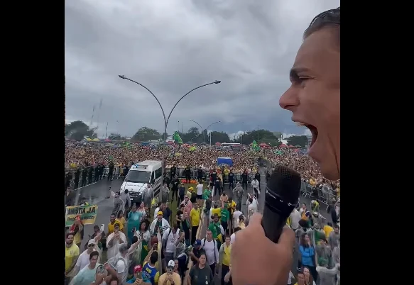Un fulger a lovit în timpul unei manifestaţii pro-Bolsonaro: 89 oameni au fost răniţi