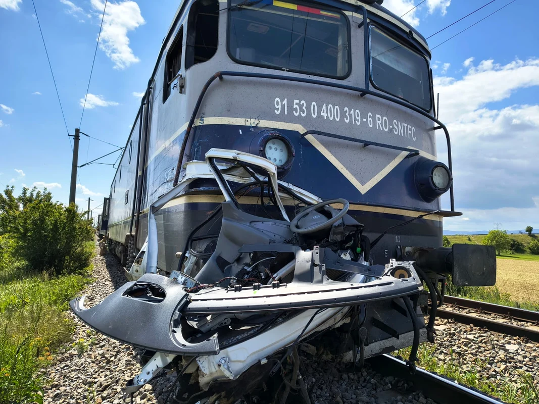Traficul feroviar a fost oprit temporar. FOTO: IPJ Vrancea