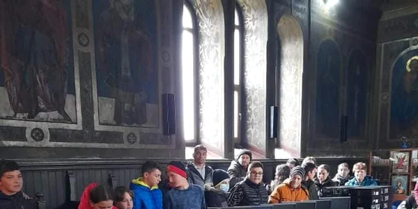 calarasi calculatoare pentru copiii din Cuza Voda FOTO faceb/Niculina Comanescu