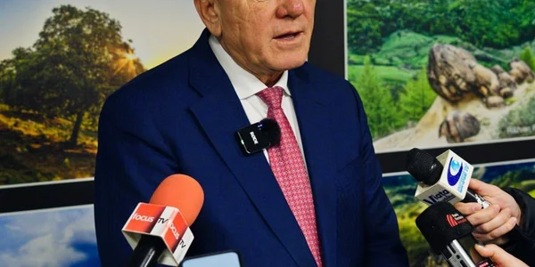 constantin toma foto facebook png