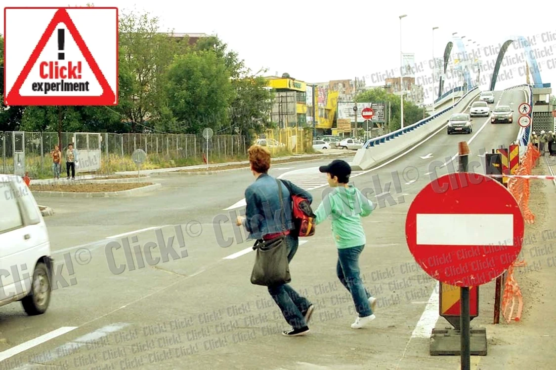 
    Această mamă nu e un  bun exemplu nici măcar  pentru copilul ei. Ieri,  i-a pus viaţa în pericol  din inconştienţă  