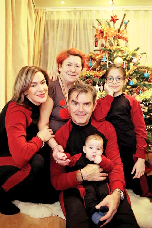 Roxana Ciuhulescu apelează uneori la mama sa, Georgeta