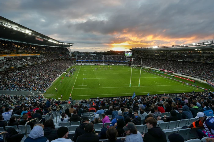 În plină pandemiei, dar și iarnă australă, 43.000 de neozeelandezi au urmărit un meci de rugby pe ”Eden Park”Foto: Guliver / GettyImages