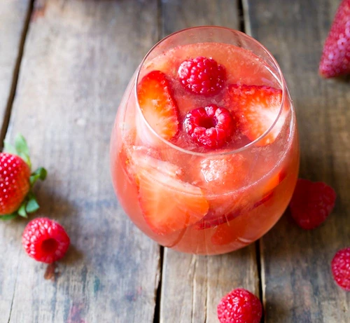 sangria cu vin roze jpeg