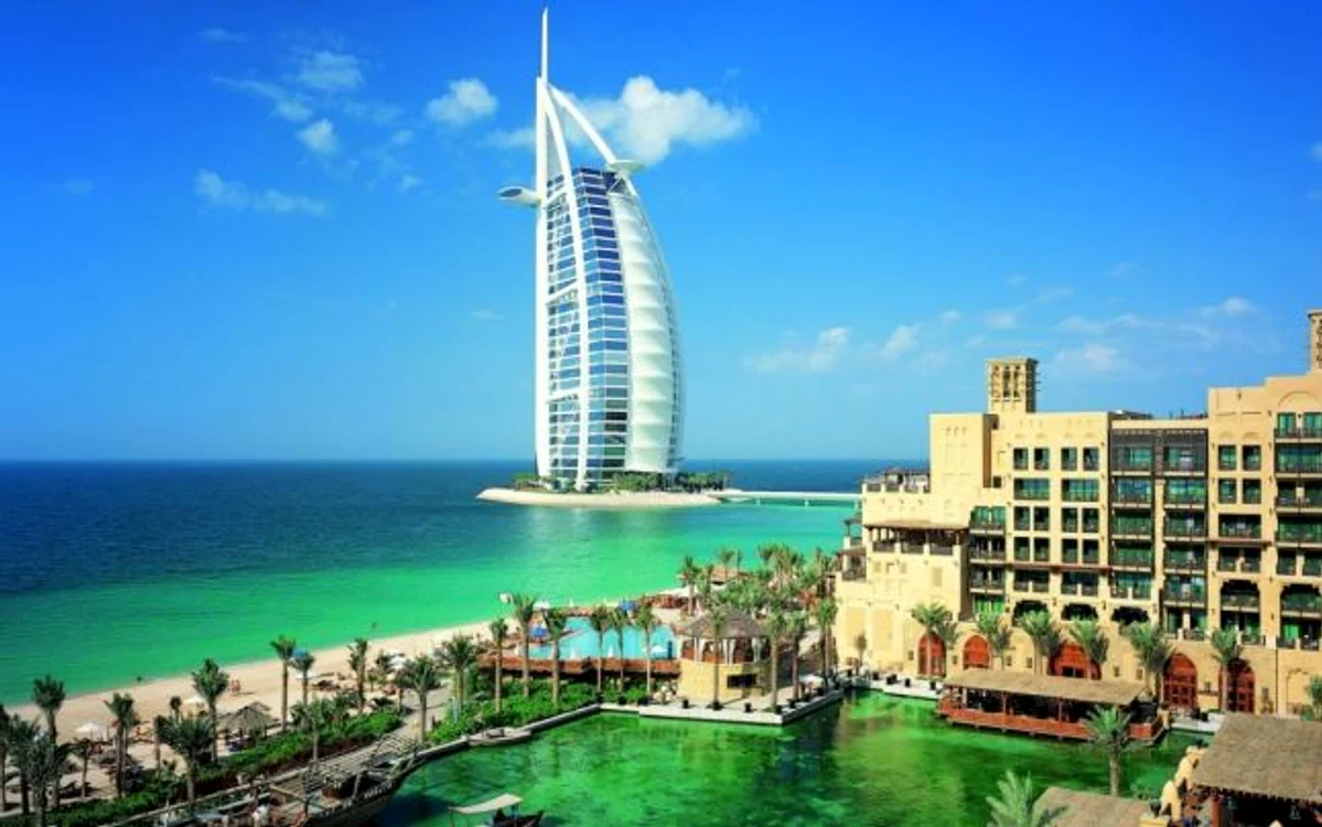 Dubai are o ofertă generoasă de locuri de muncă. FOTO: tiranetwork.org