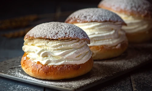 Prajitura Semla  shutterstock 1653371791 jpg