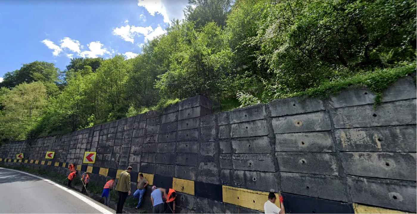 Măsuri de protecție împotriva căderilor de pe versanții de pe Valea Oltului