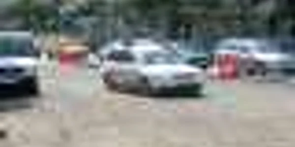 Poliţiştii au considerat că e mai uşor să facă o ilegalitate decât să aştepte la coada de maşini formată la semafor