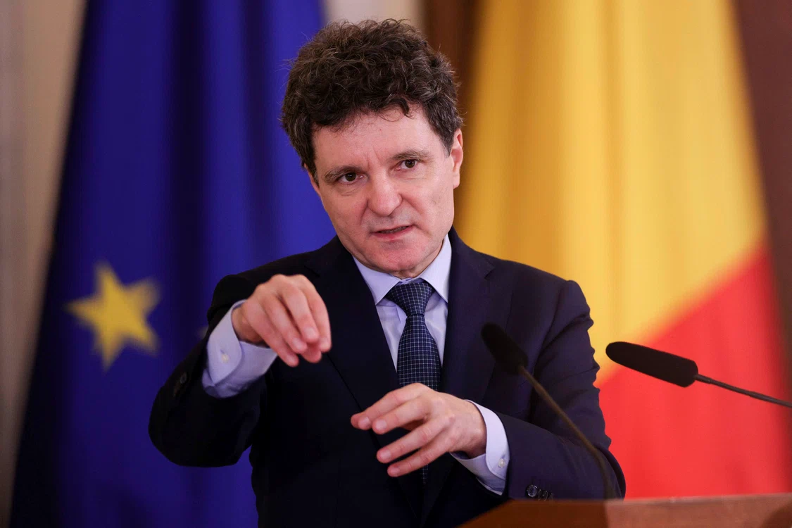 Nicușor Dan nu a aruncat banii pe deplasări externe / foto: INQUAM