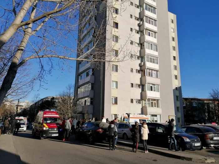 sinucidere slatina - foto alina mitran