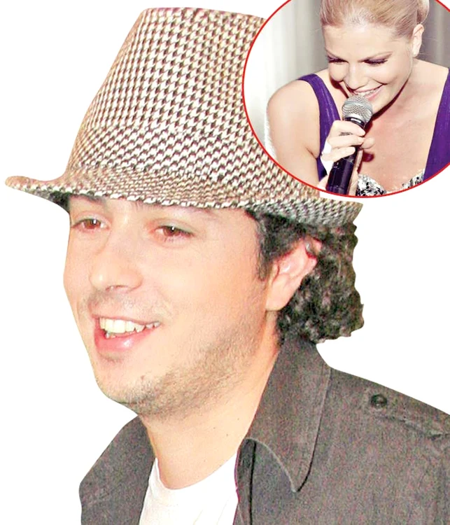 Theodora este de profesie avocat, dar s-a lansat în muzică cu ajutorul lui Moga