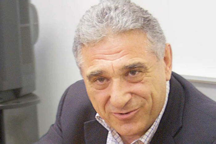 Verii Becali mai au şase jucători