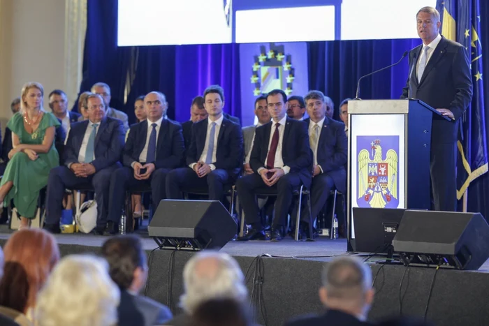 O parte dintre persoanele care se vor ocupa inclusiv de organziarea campaniei lui Klaus Iohannis. FOTO Inquam Photos