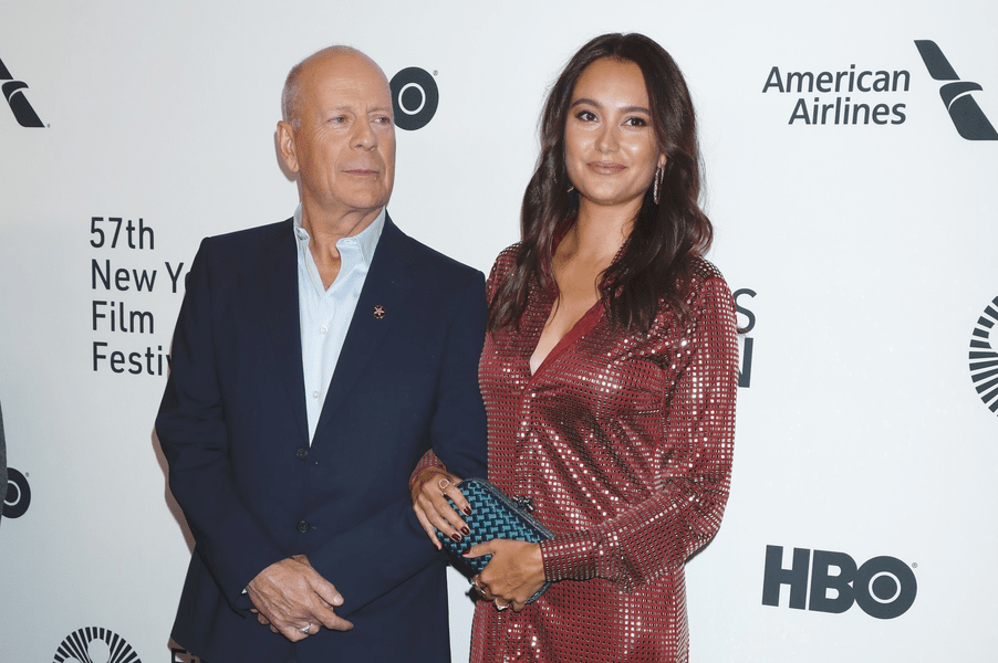 Soția lui Bruce Willis, diagnosticat cu demență, mesaj pentru paparazzi: „Nu țipați la el” VIDEO