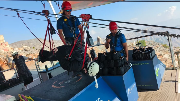 Reporterul Click! a testat cea mai lungă tiroliană din lume (Foto: Click!)