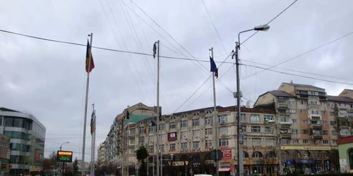 Drapelul României, batjocorit la Târgovişte