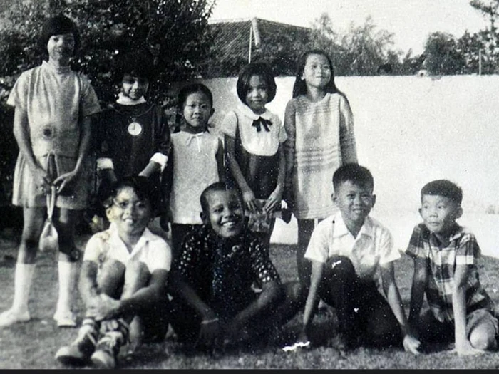 La sfârşitul anilor '60, în Indonesia.