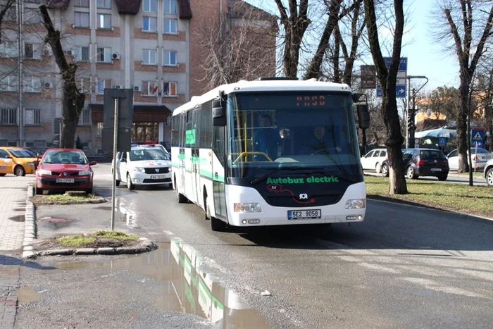 Bistriţenii vor putea testa preţ de trei zile autobuzul electric FOTO: Bianca Sara