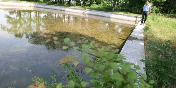Vechiul ştrand din Parcul Tineretului va fi transformat în parc acvativ de distracţii