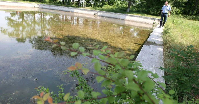 Vechiul ştrand din Parcul Tineretului va fi transformat în parc acvativ de distracţii