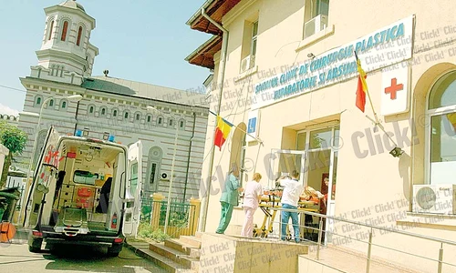 Cristina Isac a terminat  Facultatea de Medicină  “Carol Davila” ca şef de  promoţie  Ambii părinţi  sunt medici esteticieni jpeg
