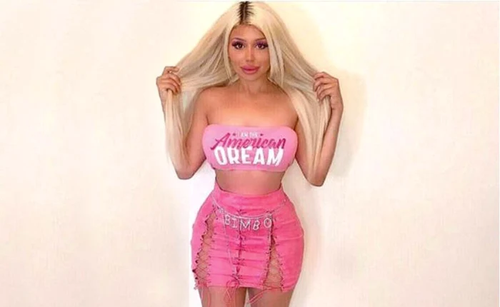 Stefanie Mulic a început să îşi modifice corpul cu ajutorul mamei şi a unei mătuşi