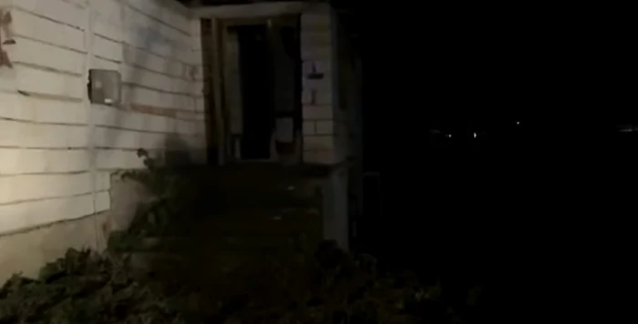 Bărbat ucis și abandonat în pivnița unei case părăsite Foto: Captură video Ziarul Unirea