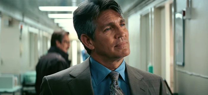 
    Eric Roberts  