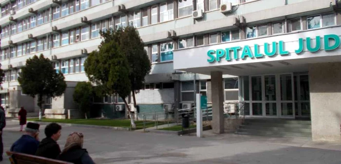 Anchetatorii fac cercetări în cazul unei paciente care a decedat la SJU Slatina FOTO: Adevărul